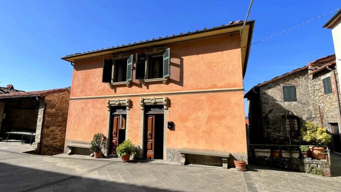 Image No.2-Villa de 5 chambres à vendre à Bagni di Lucca