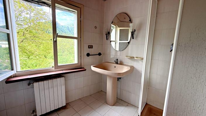 Image No.17-2 Bed Country House for sale