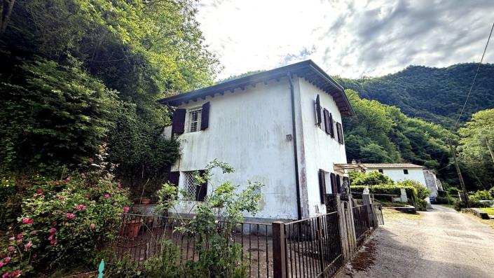 Image No.29-2 Bed Country House for sale