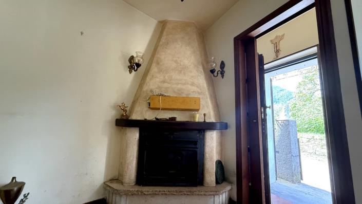 Image No.37-2 Bed Country House for sale