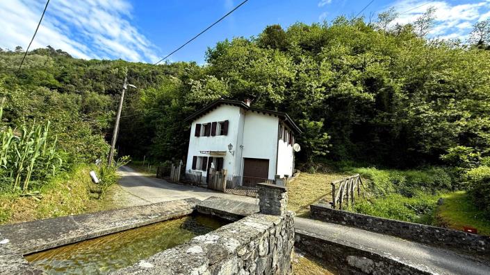 Image No.43-2 Bed Country House for sale