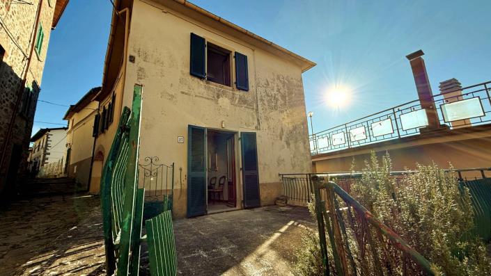 Image No.3-Jumelé de 2 chambres à vendre à Bagni di Lucca