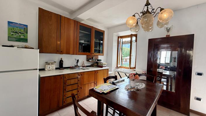 Image No.8-2 Bed Townhouse for sale