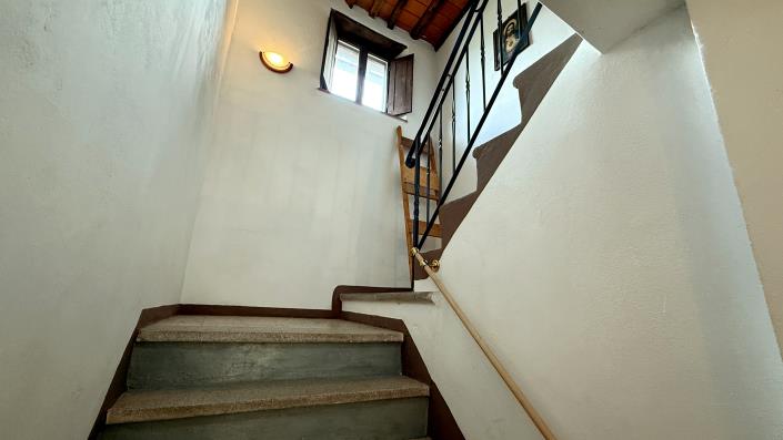 Image No.12-2 Bed Townhouse for sale