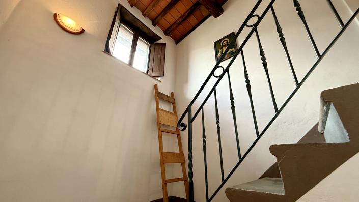 Image No.13-2 Bed Townhouse for sale