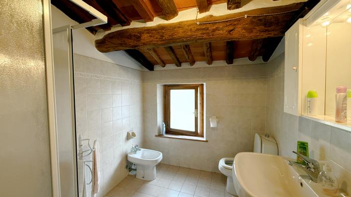 Image No.17-2 Bed Townhouse for sale