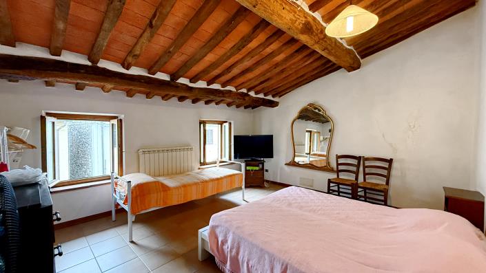 Image No.20-2 Bed Townhouse for sale