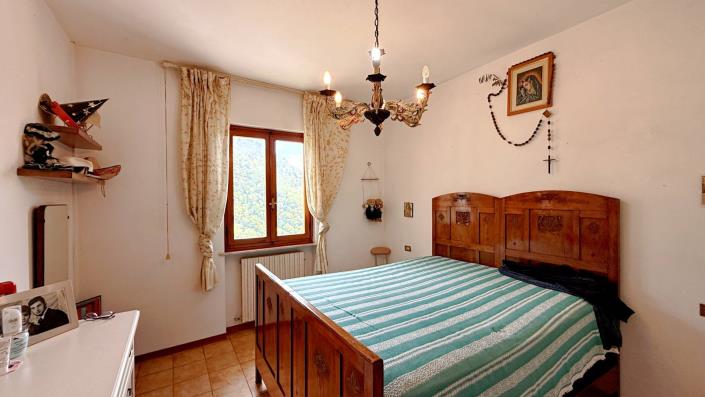 Image No.3-2 Bed Semi-Detached for sale