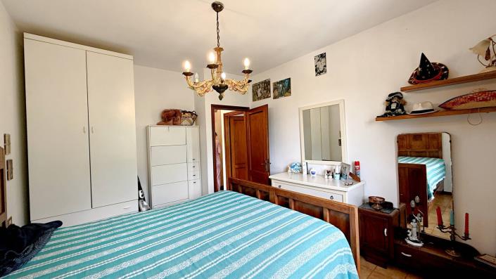 Image No.8-2 Bed Semi-Detached for sale