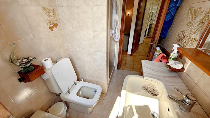 Image No.15-2 Bed Semi-Detached for sale