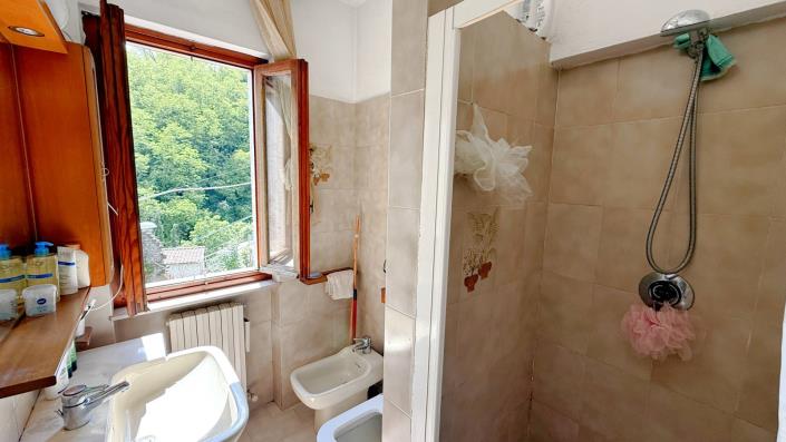 Image No.17-2 Bed Semi-Detached for sale