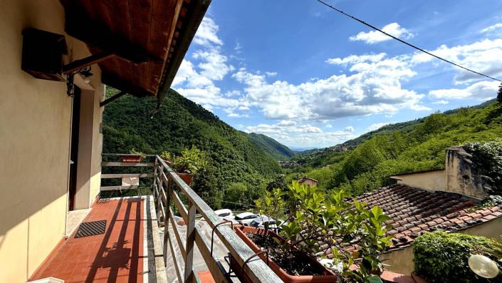 Image No.33-2 Bed Semi-Detached for sale