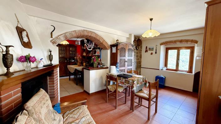 Image No.46-2 Bed Semi-Detached for sale