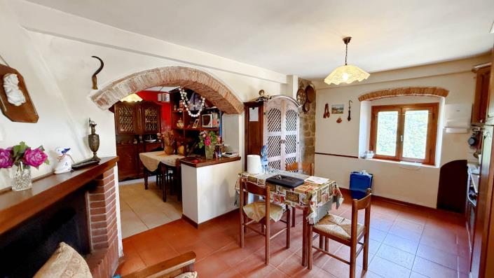 Image No.49-2 Bed Semi-Detached for sale