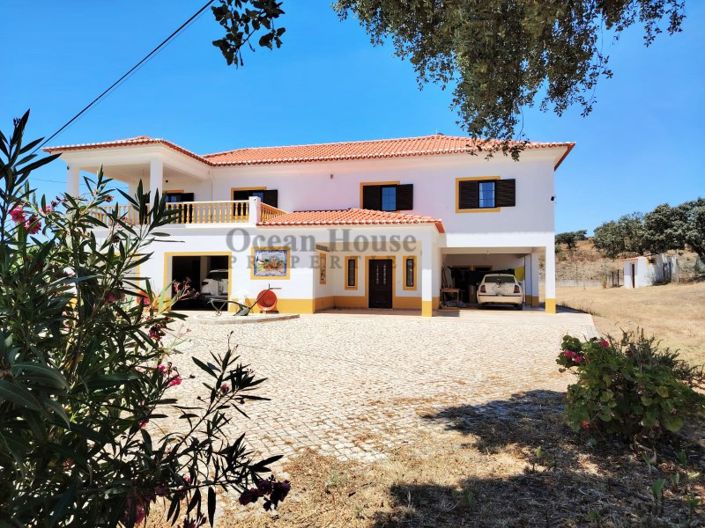 Image No.1-4 Bed House for sale