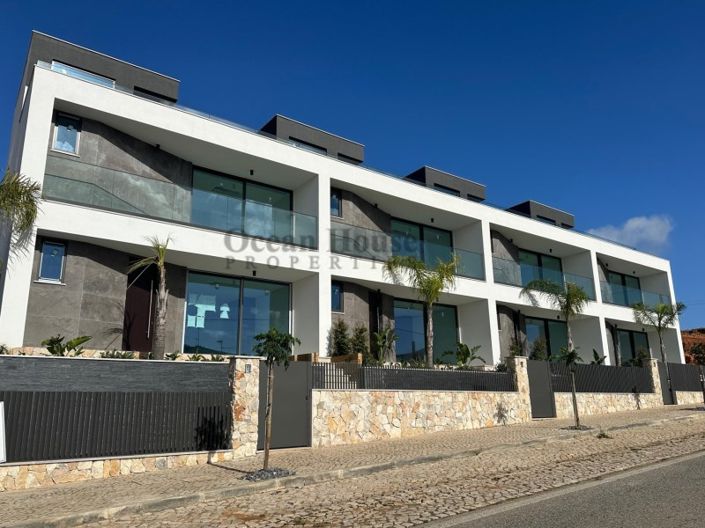 Image No.1-3 Bed House for sale
