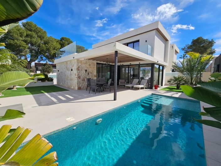Image No.1-Villa de 3 chambres à vendre à Torrevieja