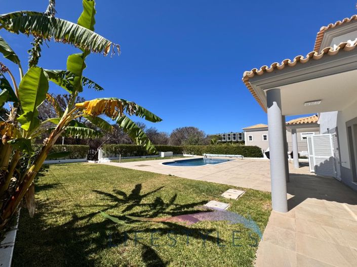 Image No.1-Villa de 5 chambres à vendre à Loule