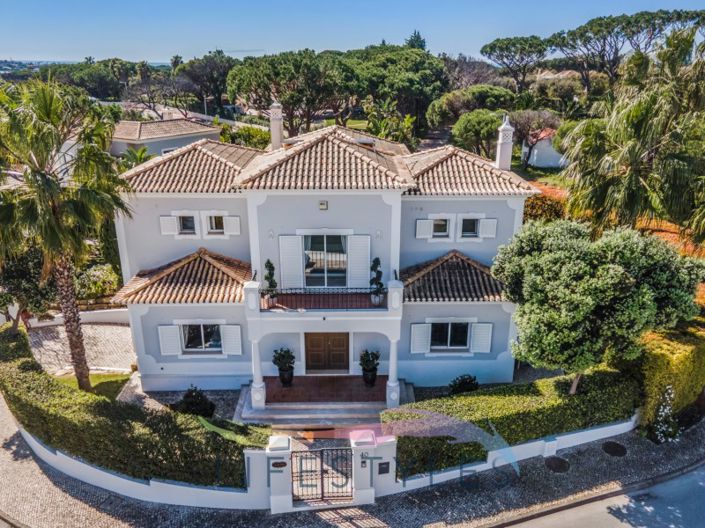 Image No.1-4 Bed Villa for sale
