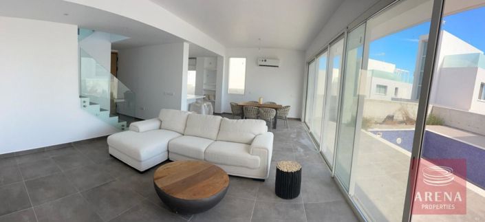 Image No.3-Villa de 4 chambres à vendre à Famagusta