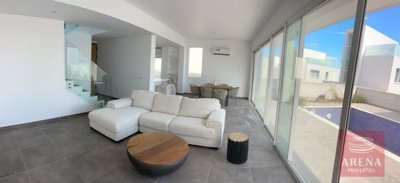 3-villa-in-protaras-8587
