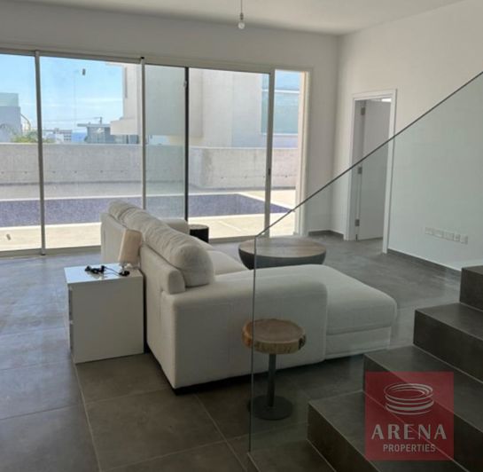 Image No.4-Villa de 4 chambres à vendre à Famagusta