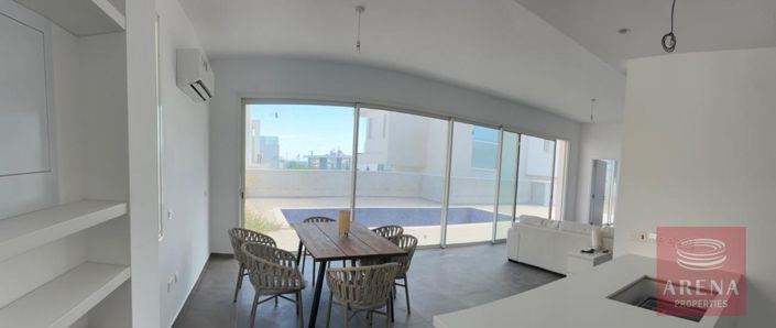 Image No.5-Villa de 4 chambres à vendre à Famagusta