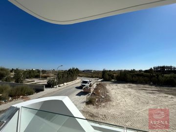 7-1-bed-apt-in-new-marina-area-8738