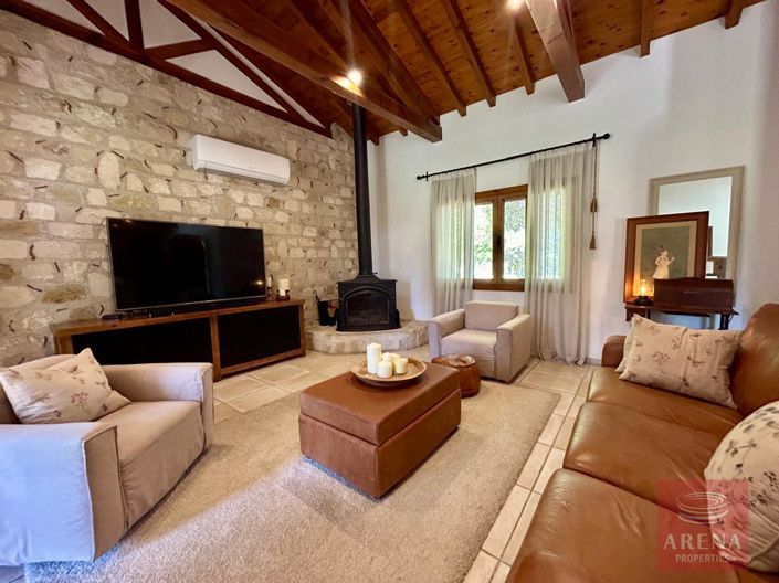 Image No.11-Bungalow de 4 chambres à vendre à Larnaca