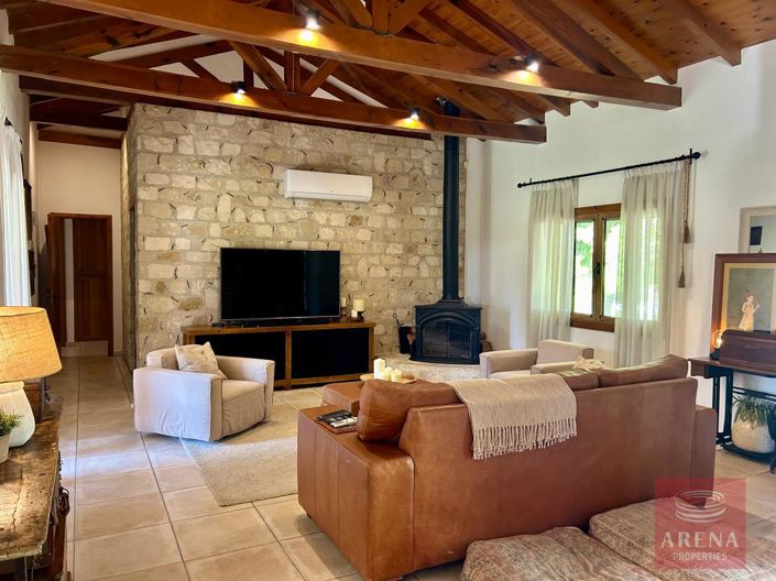 Image No.12-Bungalow de 4 chambres à vendre à Larnaca