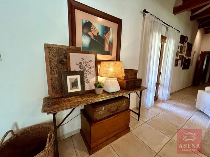 Image No.13-Bungalow de 4 chambres à vendre à Larnaca