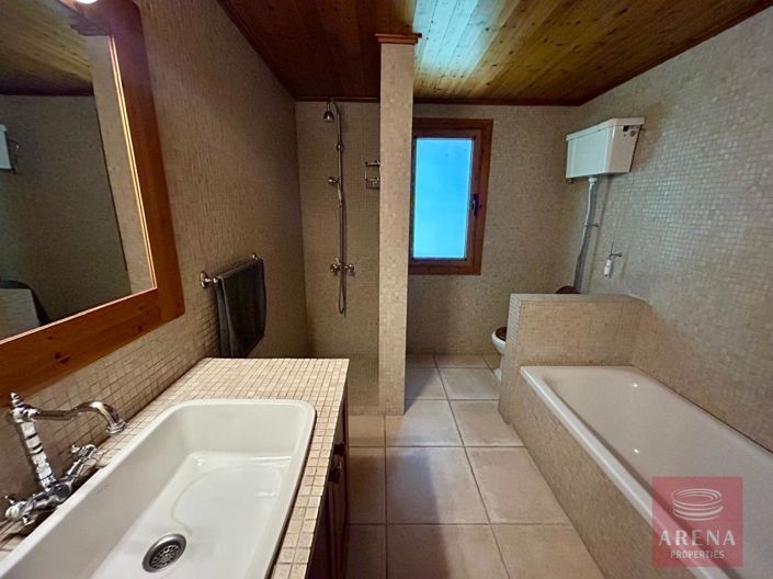 Image No.23-Bungalow de 4 chambres à vendre à Larnaca