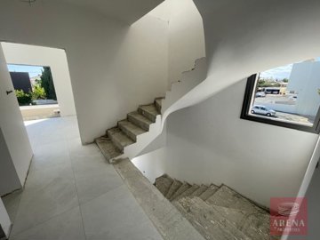 9-4-bed-villa-in-livadia-8643