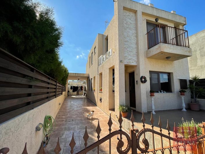 Image No.1-3 Bed Villa for sale