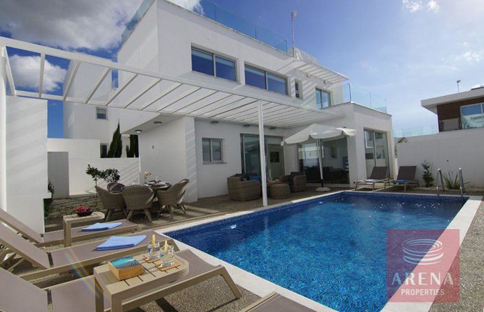 Image No.1-3 Bed Villa for sale