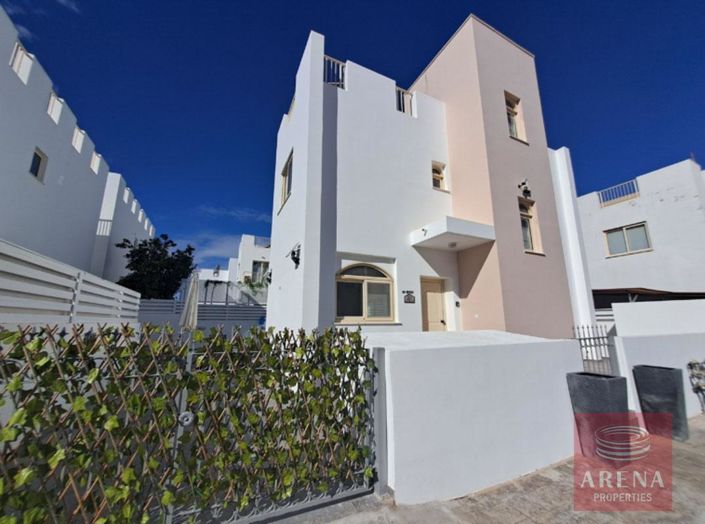 Image No.1-Villa de 3 chambres à vendre à Famagusta