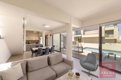 10-3-bed-villa-in-kapparis-8943