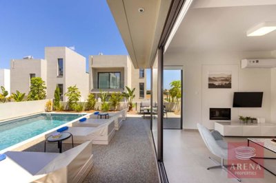 12-3-bed-villa-in-kapparis-8943