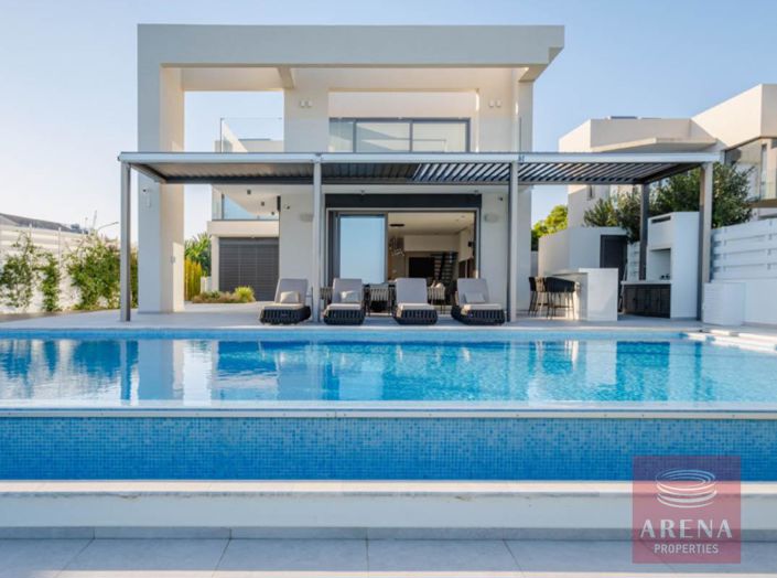 Image No.1-4 Bed Villa for sale