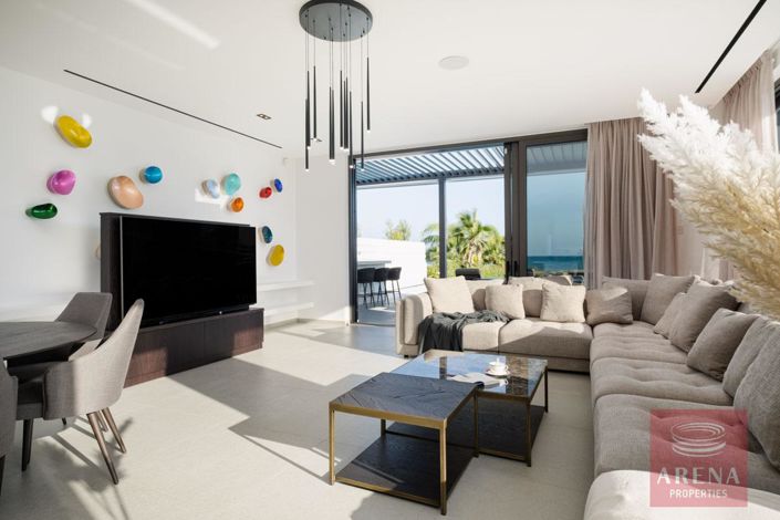 Image No.10-Villa de 4 chambres à vendre à Famagusta