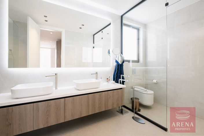 Image No.21-Villa de 4 chambres à vendre à Famagusta