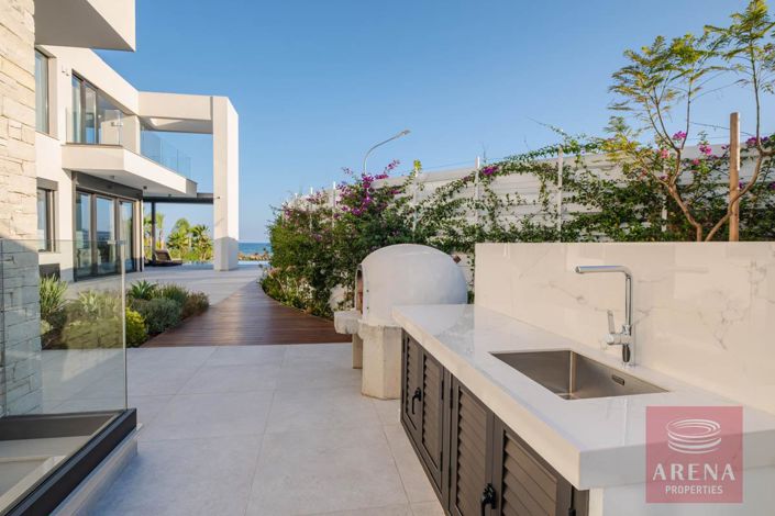 Image No.6-Villa de 4 chambres à vendre à Famagusta