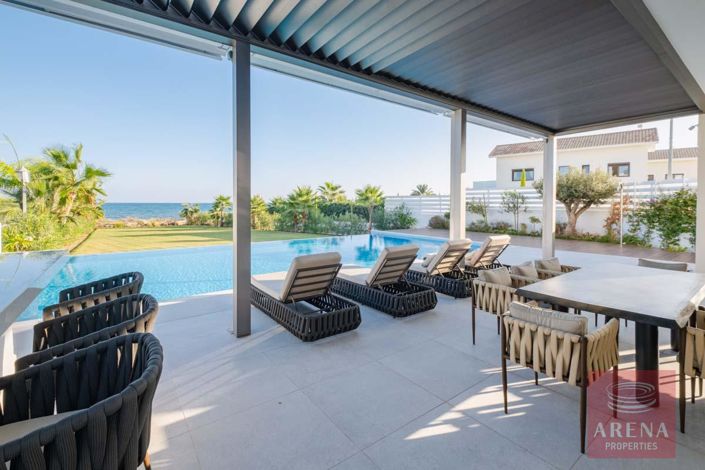 Image No.8-Villa de 4 chambres à vendre à Famagusta