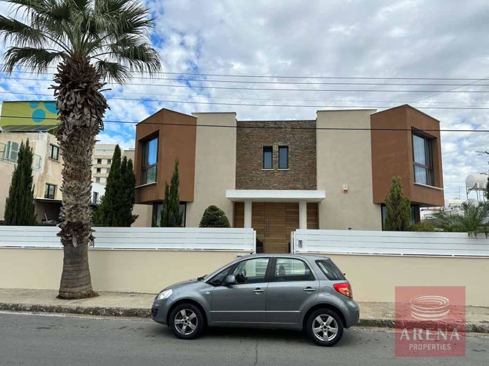 Image No.1-4 Bed Villa for sale