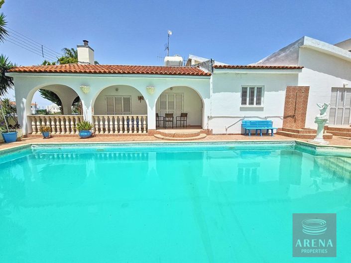 Image No.1-4 Bed Bungalow for sale