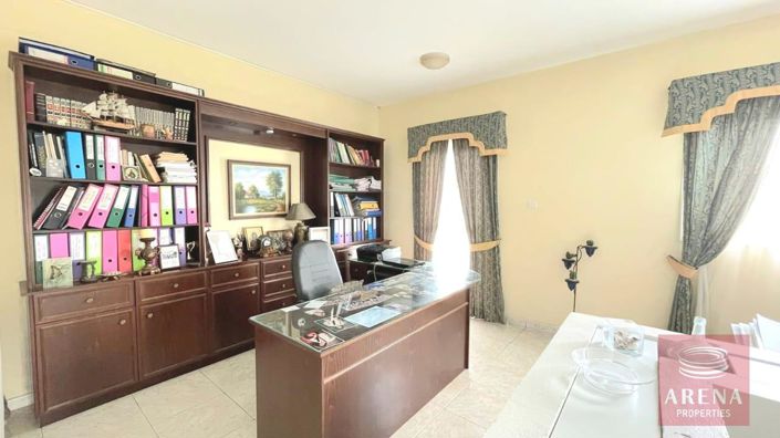 Image No.27-5 Bed Villa for sale