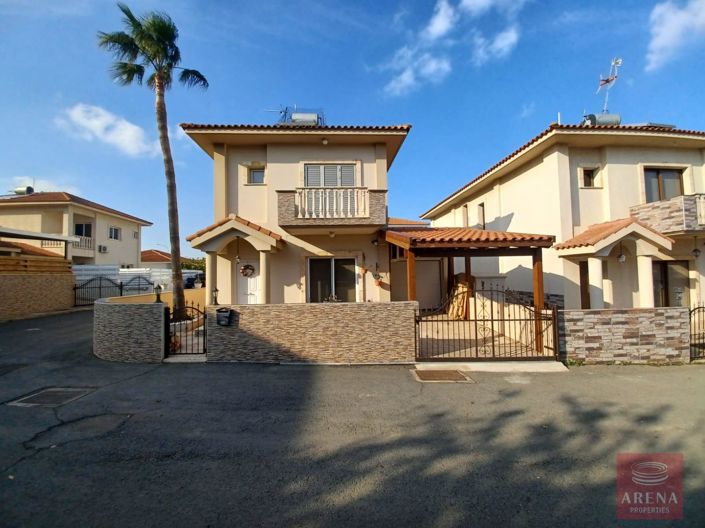 Image No.1-3 Bed Villa for sale