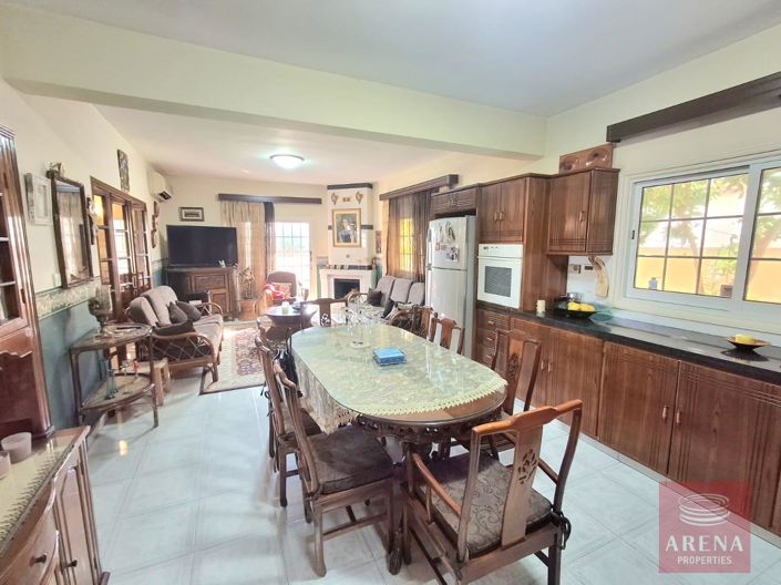 Image No.10-5 Bed Villa for sale