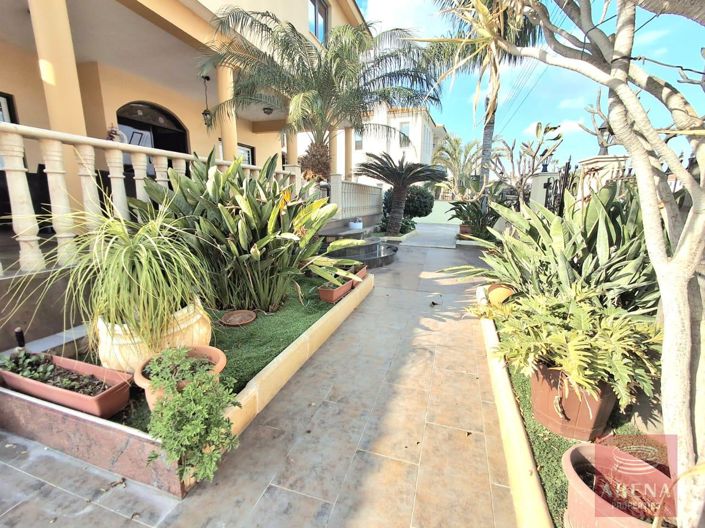 Image No.3-5 Bed Villa for sale