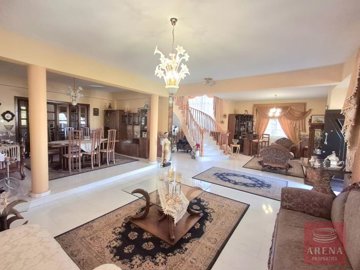 4-5-bed-villa-livadia-9182